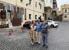 Putinin mətbuat katibi İçərişəhəri gəzdi - FOTO