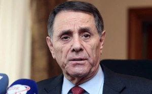 Baş nazir Bakıda intihar etmək istəyən kişiyə zəng etdi - Fikrindən daşındırdı