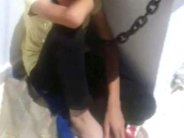 Ata 13 yaşlı oğlunu it kimi zəncirlədi - DƏHŞƏT