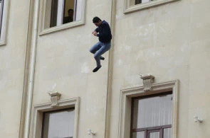 4 nəfər birdən özünü öldürmək istədi -