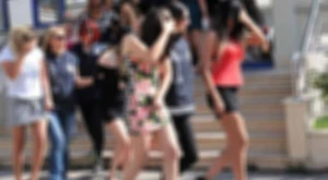 Polis fahişəlik edən azərbaycanlı qadınları "iş başında" yaxaladı - yoluxucu xəstəlik daşıyıcısı imiş