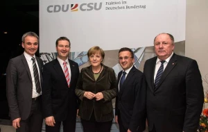 Merkelin Bakıya səfəri ərəfəsində qalmaqal - Azərbaycan Merkelin yaxın adamını ölkəyə buraxmır