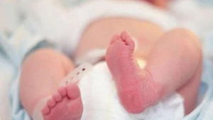 Anası yuxuladı, körpə altında qaldı - ŞOK ÖLÜM