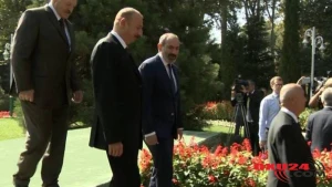 İlham Əliyev və Paşinyan söhbət etdi - VİDEO