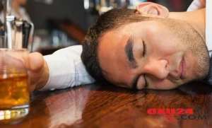 İranda spirtli içkidən kütləvi zəhərlənmə: ölənlər var