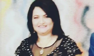 "Əlləyirsən sən, ay molla" — +18 şeir yazan qadından AÇIQLAMA