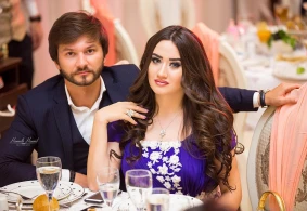 İşdən çıxarılan məmur qızından jurnalistə biabırçı cavab: "Gedin,si...n!" +FOTO