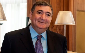 Eks-nazir Fazil Məmmədov Azərbaycana qayıda bilmir - Səhhəti imkan vermir