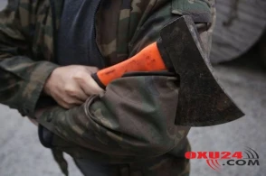 Ər arvadını baltaladı, qonşu kişini vəhşicəsinə döydü — Gədəbəydə dəhşət