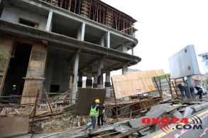 Bakının mərkəzində yol çökdü - FOTO