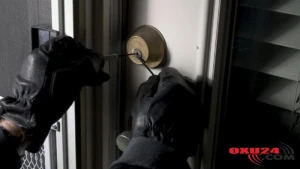 Bakının ən böyük ticarət mərkəzindən 40 min manat oğurlandı