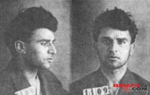 Tədqiqatçı Müşfiqlə bağlı ŞOK FAKTLARI AÇDI: Başına güllə dəyən yerdən xaç şəklində ip keçirir və...