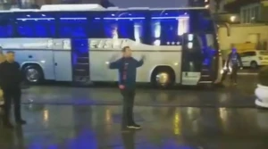 Millimizi Kosovada cəmi bir azarkeş qarşıladı - BİABIRÇI VİDEO