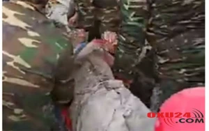 FHN yaralı hərbçini dağıntılar altından belə çıxardı - Gəncədən   18+ VİDEO