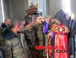 Erməni əsgərlər  Şuşada kilsədə nə edir? - VİDEO