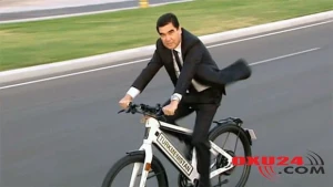 Türkmənistan prezidenti iclasa velosipedlə gəldi