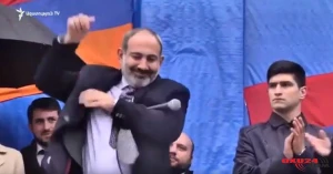 Paşinyanı "tok vurdu" - VİDEO