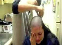 Başı qırxılan qadın: "Döyülüb söyülürdüm" (VİDEO)