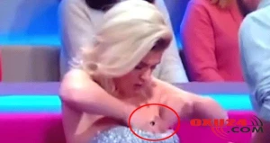 Canlı yayımda hələ beləsi olmamışdı: Aparıcı telefonu görün hara qoydu +VİDEO