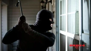 Azərbaycanda qadının evinə SİLAHLI BASQIN