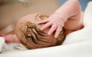 Azərbaycanda 18 yaşlı anadan QANDONDURAN ƏMƏL: doğulacaq körpəsinin xəstə olduğunu bildi və...