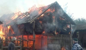 Bacanağından pulunu ala bilməyən şəxs onun tövləsini yandırdı - VİDEO