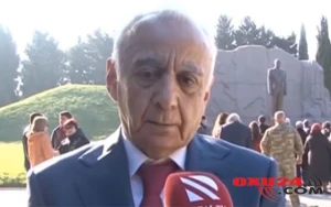 Abutalıbov Heydər Əliyevə şeir həsr etdi - Video