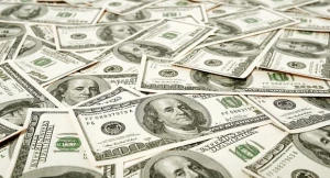 Dollar almaq istəyənlərin nəzərinə!