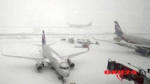 Qar çovğunu Moskvanın hava nəqliyyatını iflic etdi