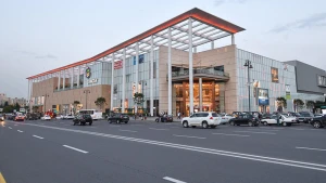 “Gənclik Mall”ın qarşısında dəhşət – Maşınlar üstündən keçdi, yerindəcə öldü