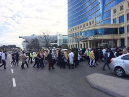 Hilton otelde yanğın - Ərəblər çölə axışdı