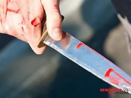 Evinə gəlib onu təhqir edən adamı bıçaqladı