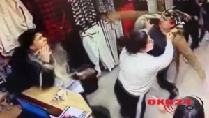 Mağazada biabırçılıq: Qızlar əlbəyaxa dava etdi -VİDEO