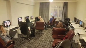 Polis evə basqın etdi: Qadınları iş başında tutdu - ANBAAN VİDEO