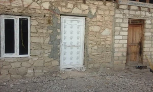 Azərbaycanda nümunəvi addım: Rayon sakinləri evi dağılan şəxsin evini birləşib təmir etdilər