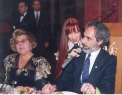 Bir fotonun tarixçəsi: Əbülfəz Elçibəyin yanında olan erməni qadın kimdir?