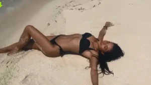 Azərbaycanlı müğənni alt paltarında videosunu paylaşıb yazdı ki... - Video