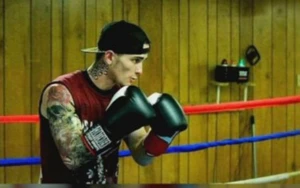 12 yaşlı uşaq tanınmış boksçunu güllələdi