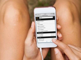 Pornoya baxan qız videoda valideynlərini görüb şoka düşdü