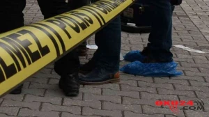 Sevgilisi ilə görüşməyə icazə vermədiyi üçün ATASINI BIÇAQLADI