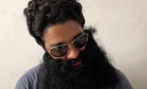 27 yaşlı oğlan valideynlərini məhkəməyə verir - Məni dünyaya gətirərkən icazə almayıblar