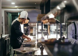 Bakıda restoranda çalışan fransız aşpaz SİRLƏRİ AÇDI: Qurbağa əti və ilbiz...