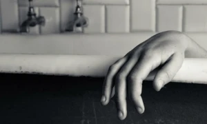 Bakıda faciə! Tələbə qız hamamda ölü tapıldı