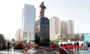 Tanınmış aktrisa Xocalı yürüşündə — FOTO