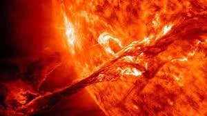 Meteohəssas insanların nəzərinə - Güclü geomaqnit qasırğası başlayıb