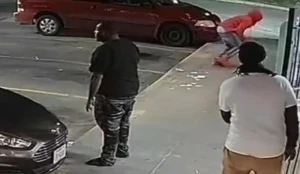 Oğurluğa gələn şəxsin başına iş gəldi,şalvarı cırıldı...