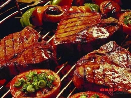 Nəyə görə əti soyuduqdan sonra yemək olmaz? – Həkimlərdən xəbərdarlıq