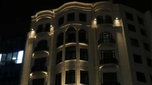 Qız və oğlan özlərini otelin 8-ci mərtəbəsindən aşağı atdı -VİDEO