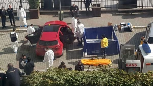 Dəhşət hadisə kamerada!  Avtomobildə  sevgilisini...