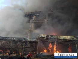 Bakıda məşhur ticarət mərkəzi yanır
